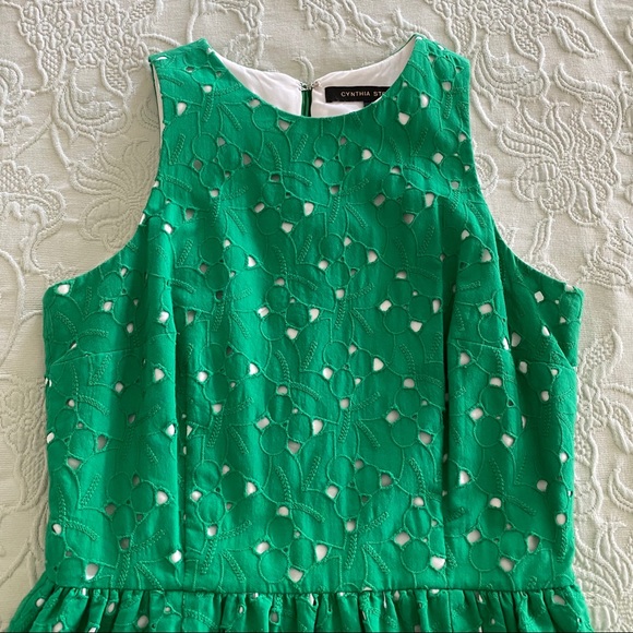 CYNTHIA STEFFE GREEN EYELET MINI DRESS SIZE 2 - Picture 4 of 10
